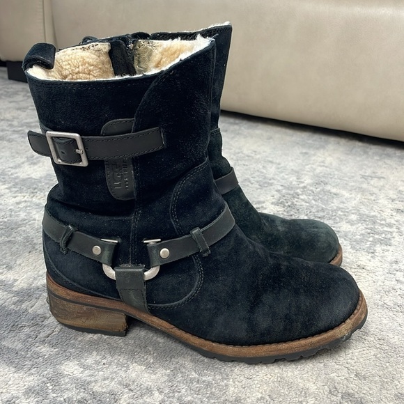 UGG Endell 5604 Black Suede Leather Shearling Ankle Harness Boot Distressed Sz 7 - Picture 5 of 14